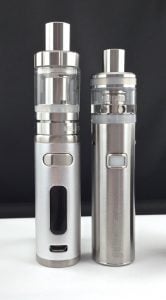 Vergleich der Größe von Eleaf iJust One und iStick Pico mit Melo 3 Mini.